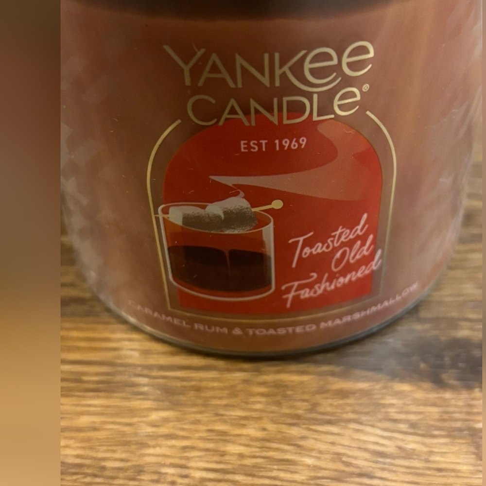 YANKEE CANDLE Toasted Old Fashioned (Medium 3 Wick Candle) NEW! - Picture 3 of 16
